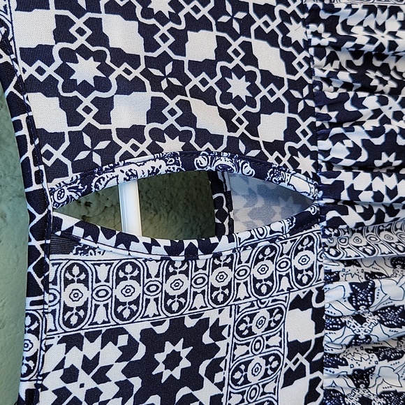 Flowy Patchwork Blouse - Picture 5 of 10